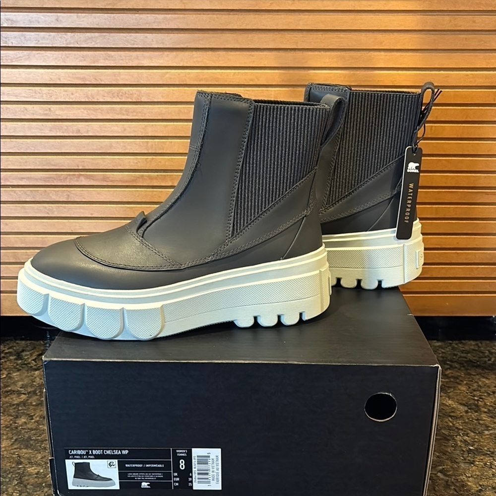 NWT Sorel Black Ankle Boots Caribou Chunky Sole Waterproof 8